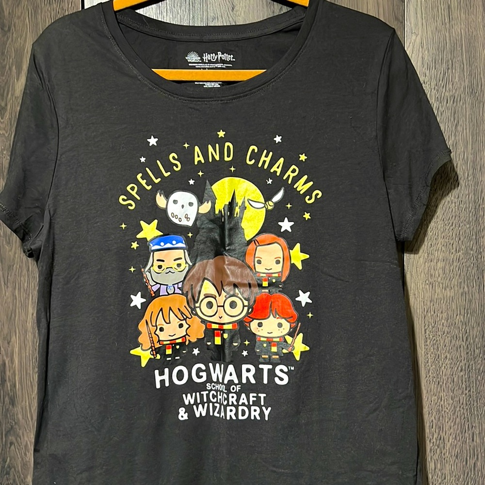 Harry Potter and Friends Black Women T-shirt in size Large